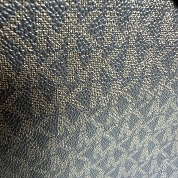Michael Kors signature brown two handle tote bag with unique graphic  on front - Picture 10 of 13